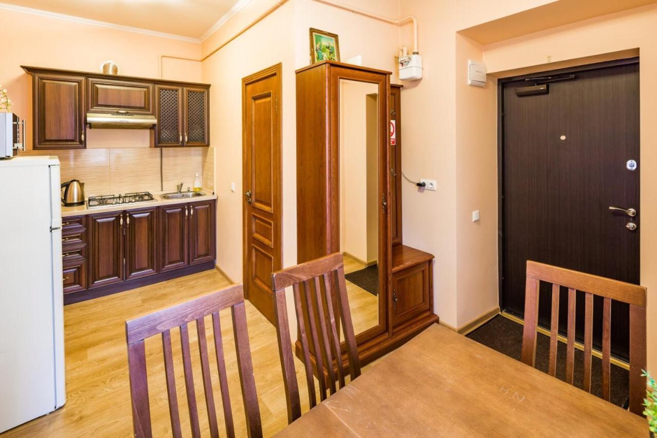 Romari Лесі Українки Apartamento Lviv Exterior foto