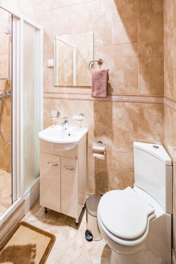 Romari Лесі Українки Apartamento Lviv Exterior foto
