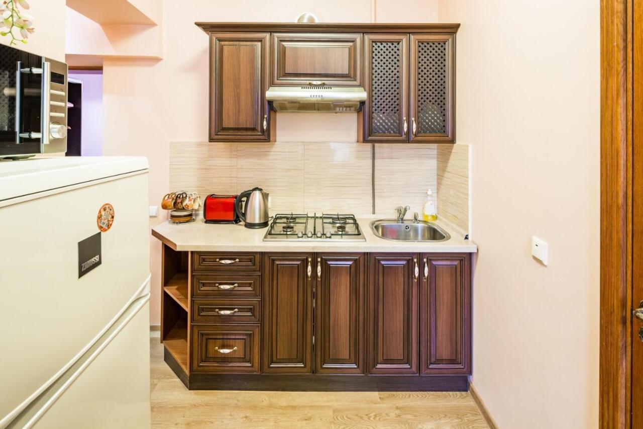 Romari Лесі Українки Apartamento Lviv Exterior foto