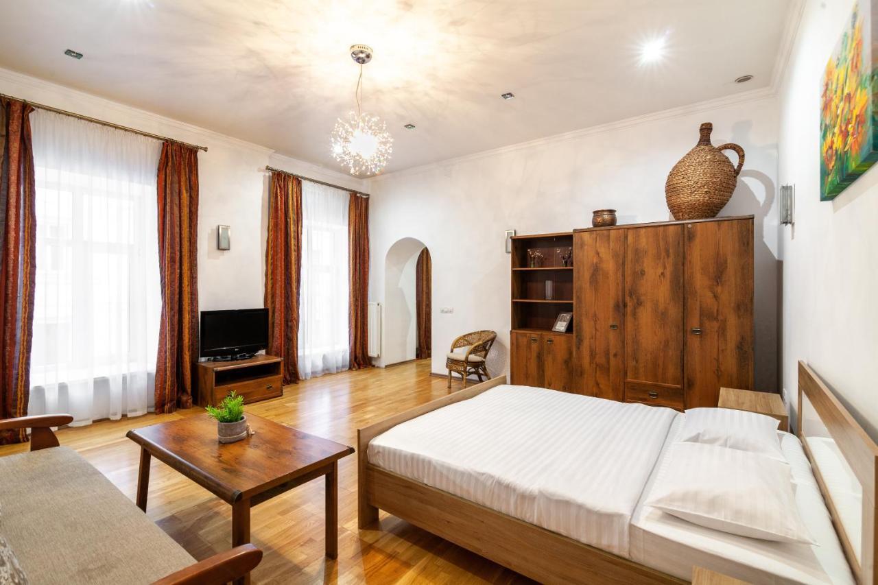 Romari Лесі Українки Apartamento Lviv Exterior foto