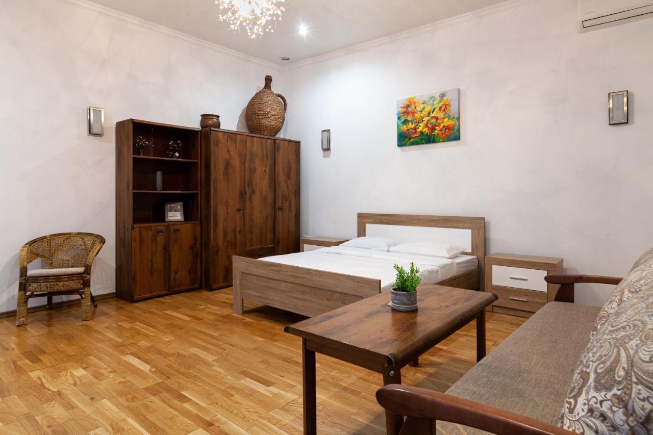 Romari Лесі Українки Apartamento Lviv Exterior foto