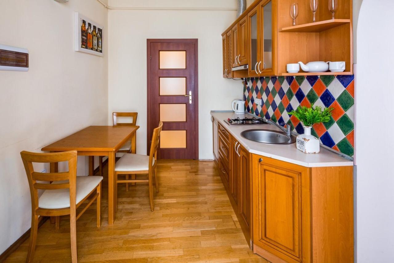 Romari Лесі Українки Apartamento Lviv Exterior foto