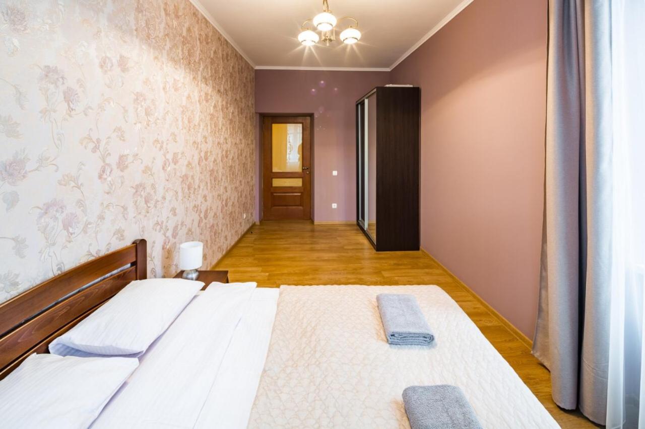 Romari Лесі Українки Apartamento Lviv Exterior foto