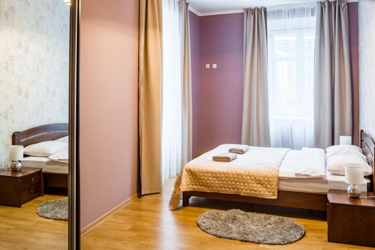 Romari Лесі Українки Apartamento Lviv Exterior foto