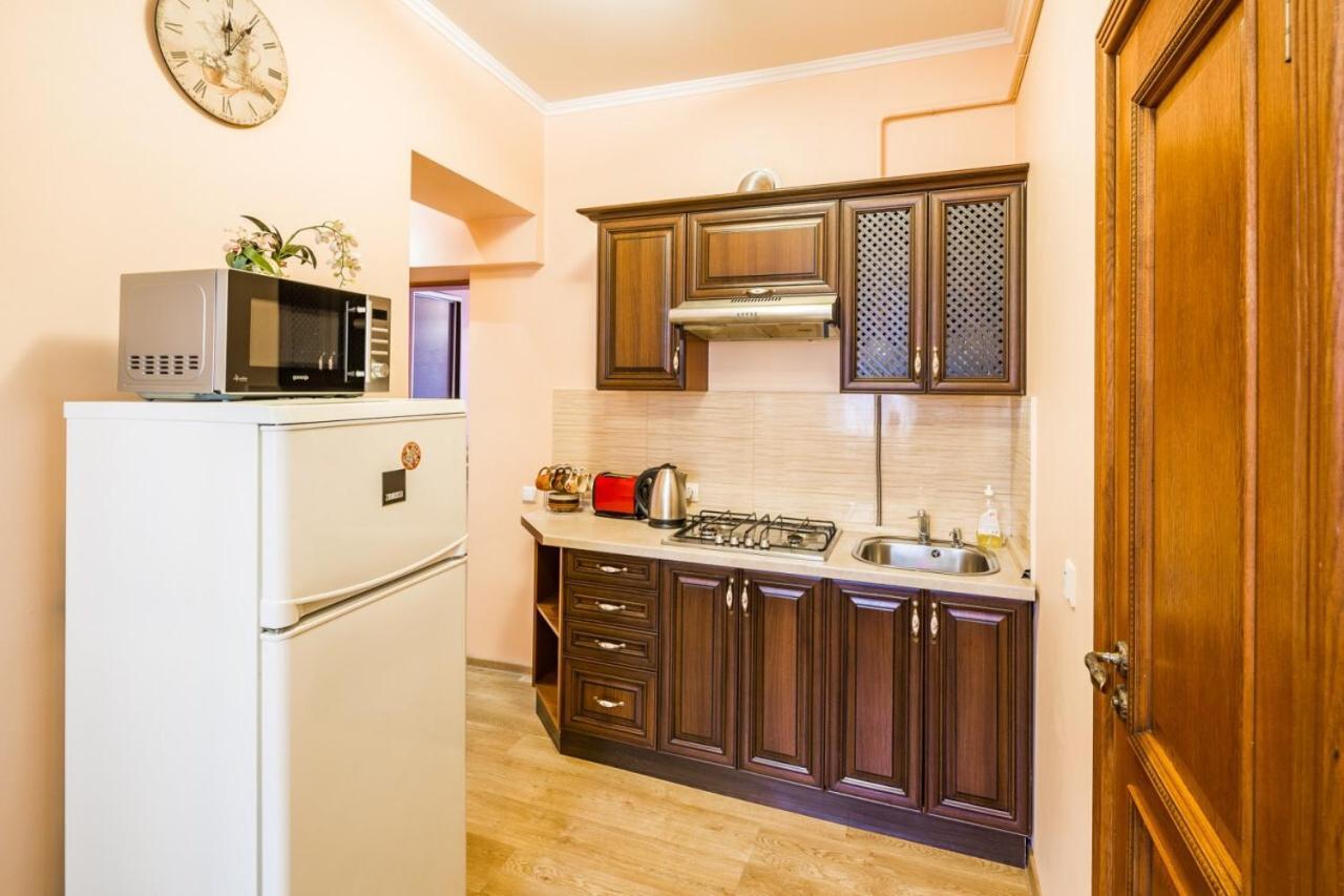 Romari Лесі Українки Apartamento Lviv Exterior foto