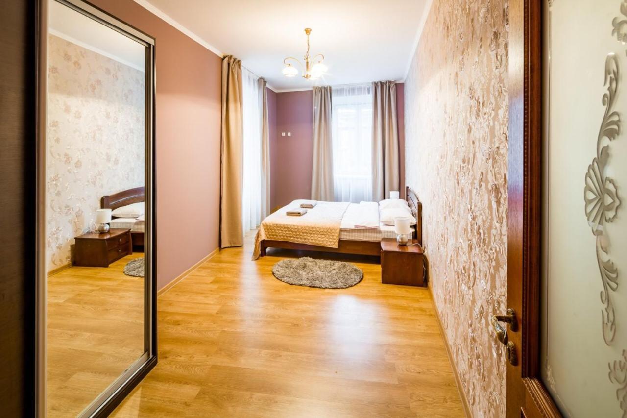 Romari Лесі Українки Apartamento Lviv Exterior foto